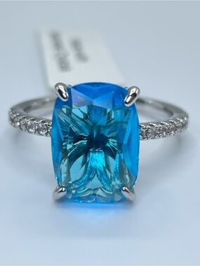 Swarovski Crystal Elements Bright Blue Solitaire Ring Size 10